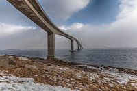  Via the bridge to the other side