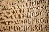 Antike Schrift auf Stein