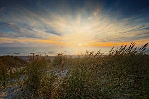 zonsondergang in de Noordzee bij de duinen van Petten 