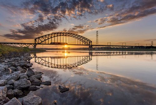 Brug Spoorbrug over de Rijn bij Arnhem