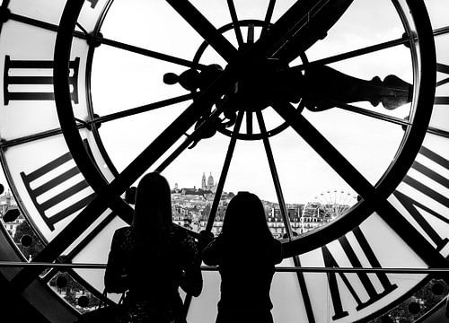 Time flies in Paris