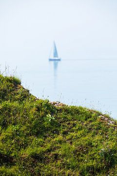 Een mistige dag aan de kust van Bretagne van Daniel Gastager