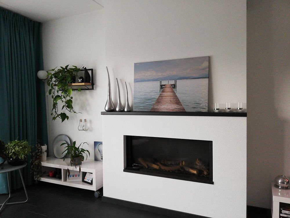 Ascenseur dans le lac de Garde  par Guido Akster 