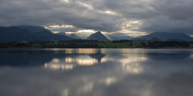 der Hopfensee bei Sonnenuntergang von Walter G. Allgöwer