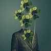 Unieke Fotomanipulatie: Man in Pak met Klavertjesvier Hoofd - Creatieve Kunst voor Wanddecoratie van Elianne van Turennout