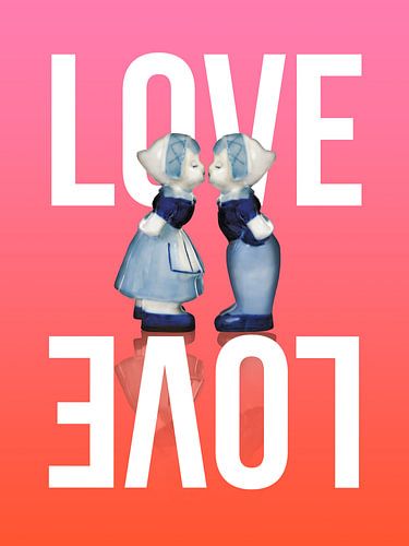 LOVE - Delfts blauw kussend paar. Personen op roze achtergrond
