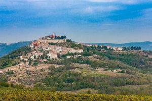 Motovun, village de montagne en Croatie