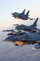 4 F-16 en formation