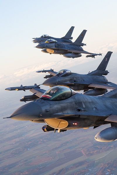 4 F-16 in Formation von Sentry Aviation News