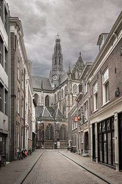 St Bavokerk in Haarlem gezien vanuit de Jansstraat van Jefra Creations