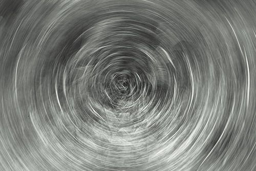 Round and round it goes (ICM zwart-witfoto)