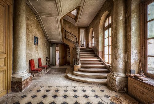 Trappenhal in kasteel van Kelly van den Brande