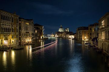 Nachts am Canal Grande in Venedig von Sabine Wagner