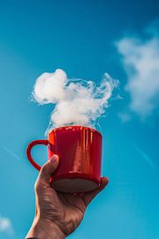 Beker vol wolken van Poster Art Shop