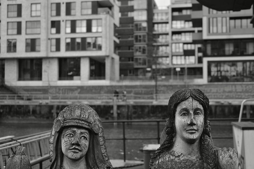 Wooden figure Indian couple by Elbkind89