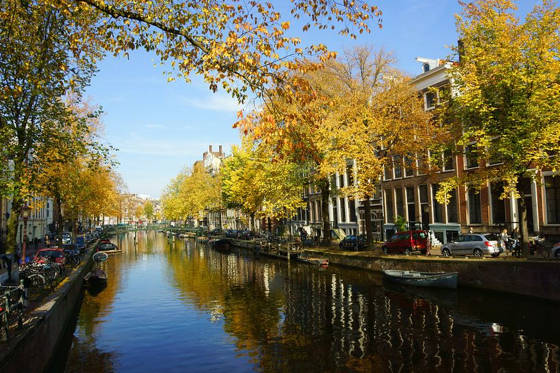 Amsterdam in de herfst van Michel van Kooten