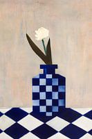 Check the vase