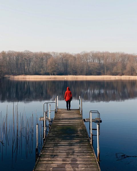 Blick auf den Herbstsee von fernlichtsicht