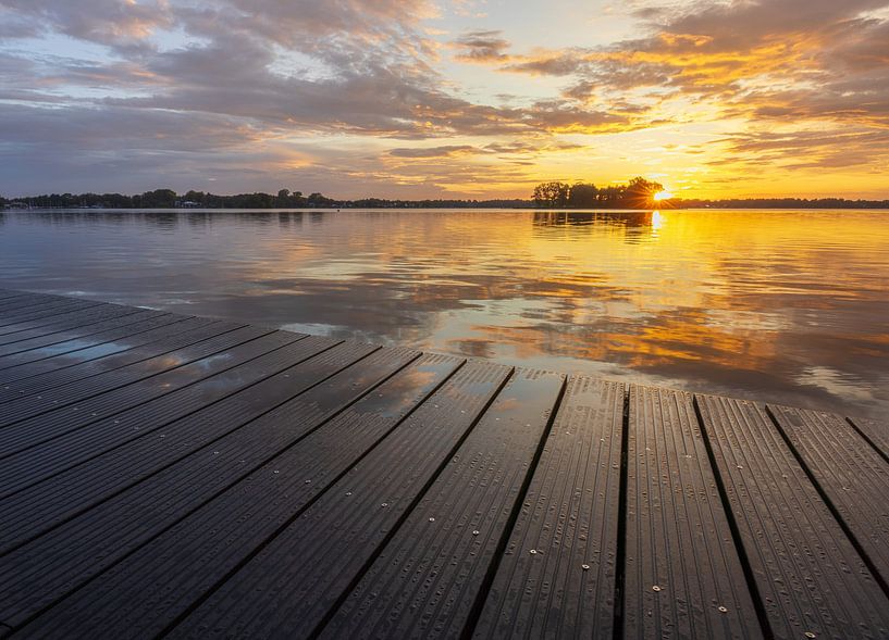 Sunset Paterswoldsemeer - Hoornsemeer Groningen (Netherlands) by Marcel Kerdijk