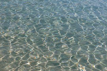 Helder blauw water in Griekenland | Natuurfoto | Mykonos Reisfotografie van HelloHappylife