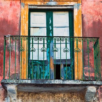 Abandoned, red house wall in Calatabiano - Sicily