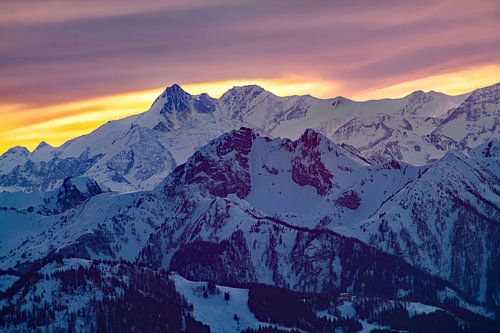 Ambiance de coucher de soleil dans le groupe du Glockner