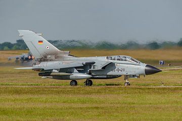 Duitse Tornado's stijgen op voor oefenmissie. van Jaap van den Berg