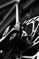 Rennrad in schwarz-weißem Detail