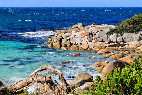 Bay of Fires op Tasmanië van Daphne de Vries