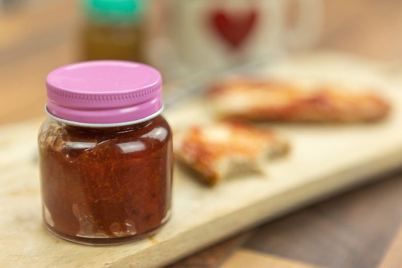 Petit-déjeuner avec confiture artisanale par Annabell Gsödl