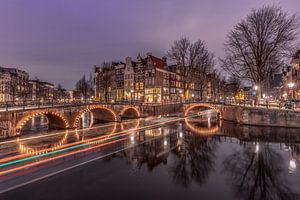 Keizersgracht Amsterdam tijdens de avond. van Dennisart Fotografie