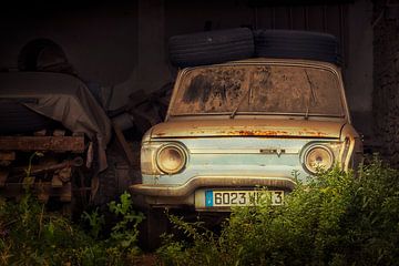 Old Renault 10 by Halma Fotografie