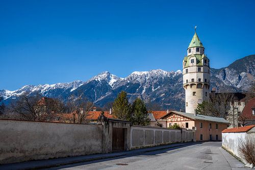 Kasteel Hasegg vanuit Hall in Tirol