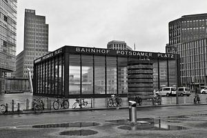 Bahnhof Berlin Potsdamer Platz - schwarzweiß