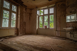 Urbex House by Eddy Smets