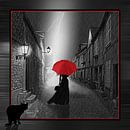 De vrouw met de rode paraplu, variant 2 in vierkant formaat van Monika Jüngling thumbnail