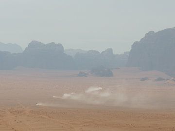 stofwolken in Wadi Rum
