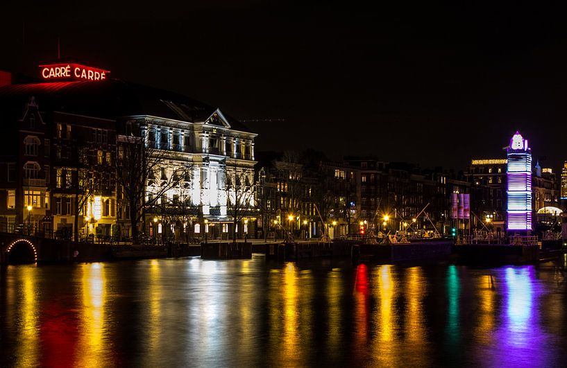 Theater Care  Amsterdam bij Nacht in prachtige kleuren van Paul Franke
