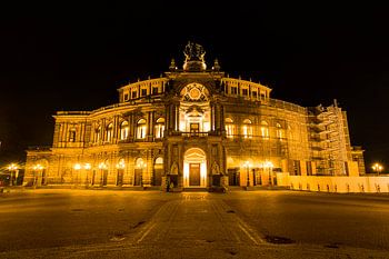Semperoper Dresden bei Nacht