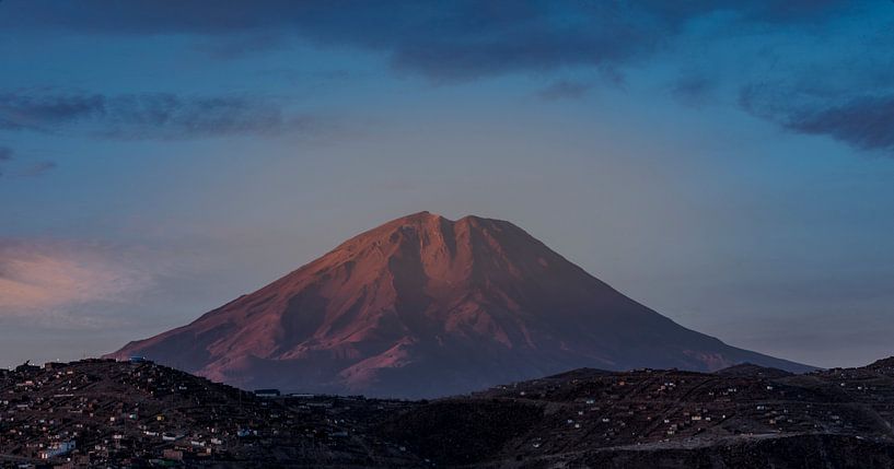 Misti Mountain von Ton van den Boogaard