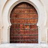Bruinen houten deur in de medina in Marrakesh van Photolovers reisfotografie