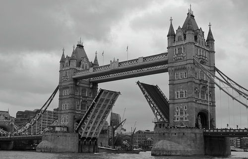 Die Tower Bridge London von Samira Geerdinck