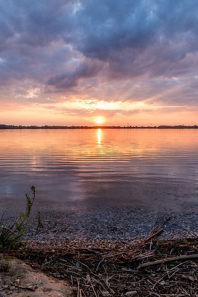 Zonsondergang Kraaijenbergse plassen by Henk Verheyen