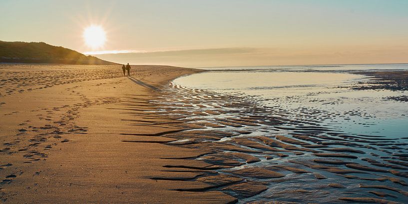 Strandspaziergang am Winterabend von Bodo Balzer