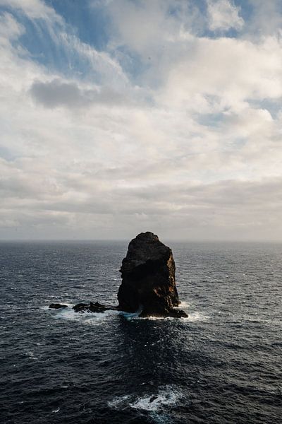 Madeira Vereda Da Ponta De São Lourenço - Rocher dans la mer par Loes Uijtdehaag