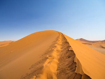 Rode zandduinen van de Sossusvlei, Namibië van Teun Janssen