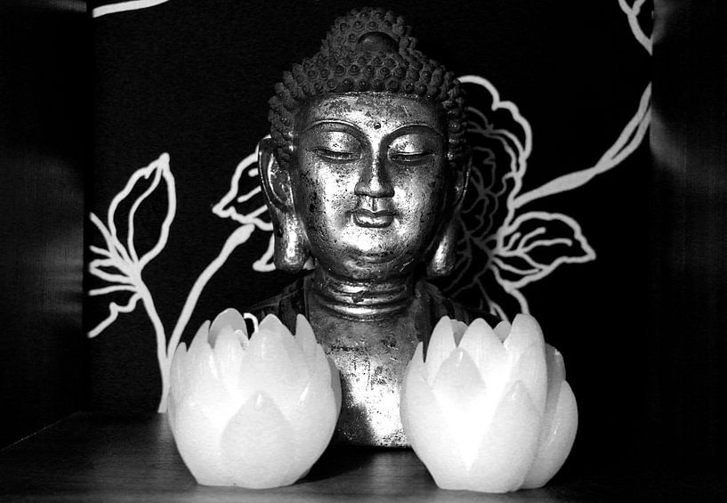 Boeddha met lotusbloemen van Cora Unk