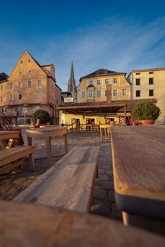 Historische Wurschtkuchl in Regensburg met de Sint-Pieterskathedraal op de achtergrond van Robert Ruidl
