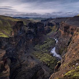 Canyon de Markarfljótsgljúfur sur Esmeralda holman