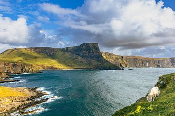 Panorama Cliffs in Schotland. Isle of Skye Idylle en rust van Jakob Baranowski - Photography - Video - Photoshop